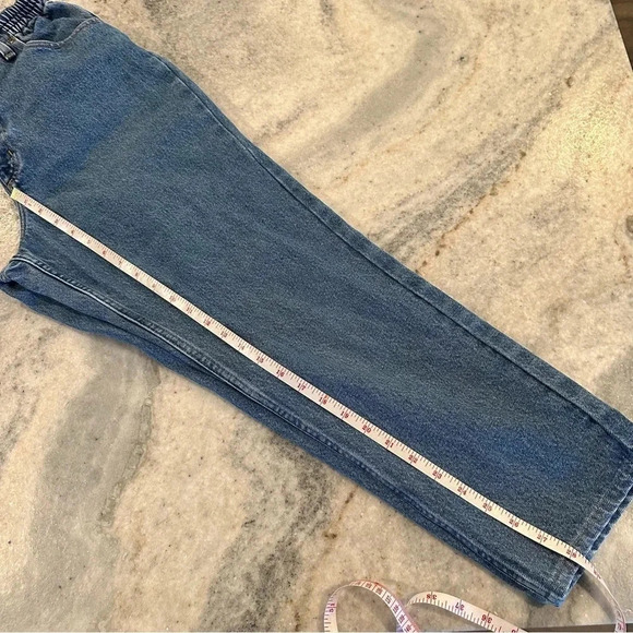 L.L.Bean Womens Medium Wash Original Fit Relaxed Jeans Size 10 Petite - Picture 10 of 11